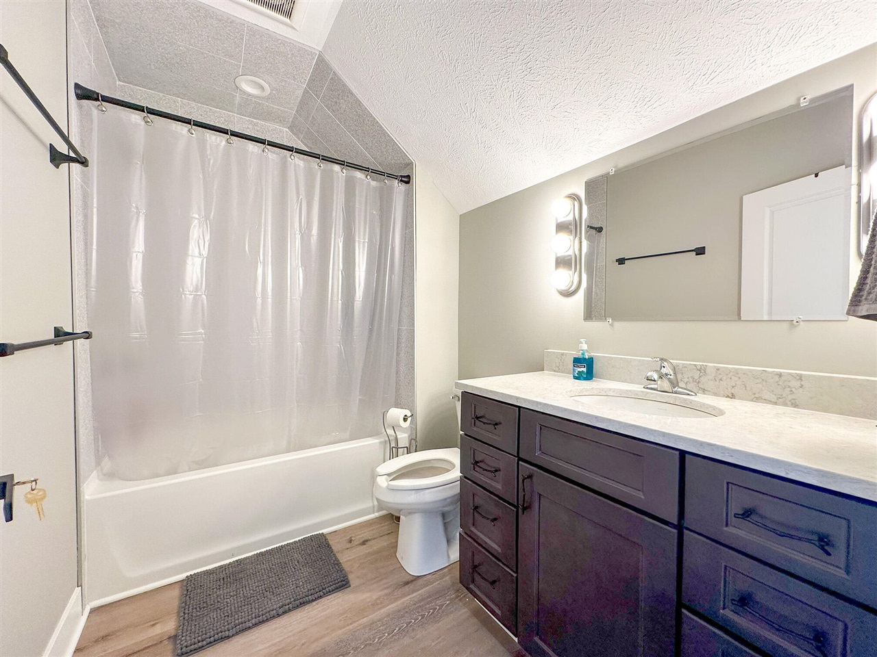 1673 E Parkdale Avenue, Manistee, MI, 49660-9321