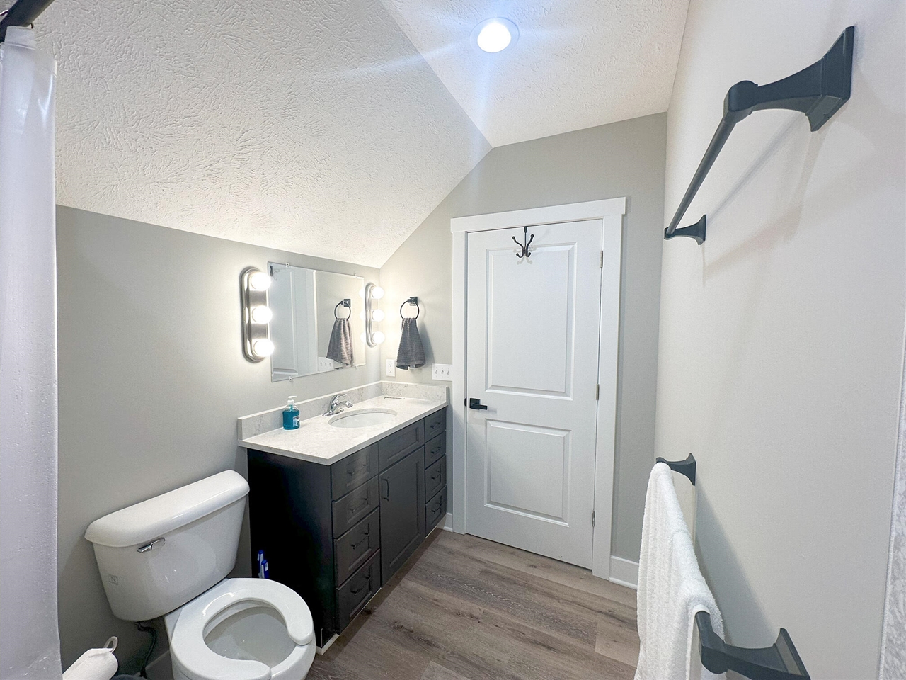 1673 E Parkdale Avenue, Manistee, MI, 49660-9321