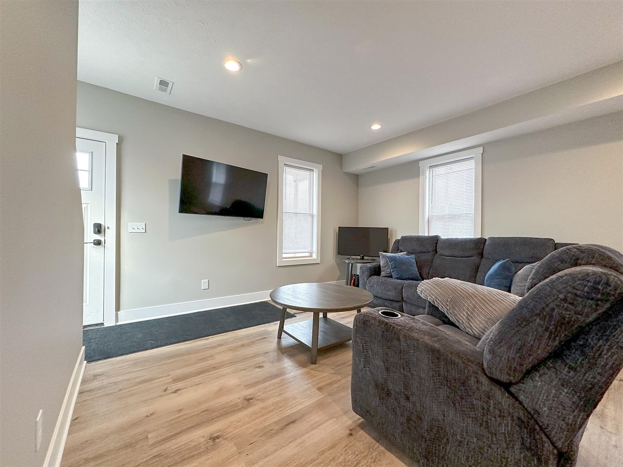 1673 E Parkdale Avenue, Manistee, MI, 49660-9321