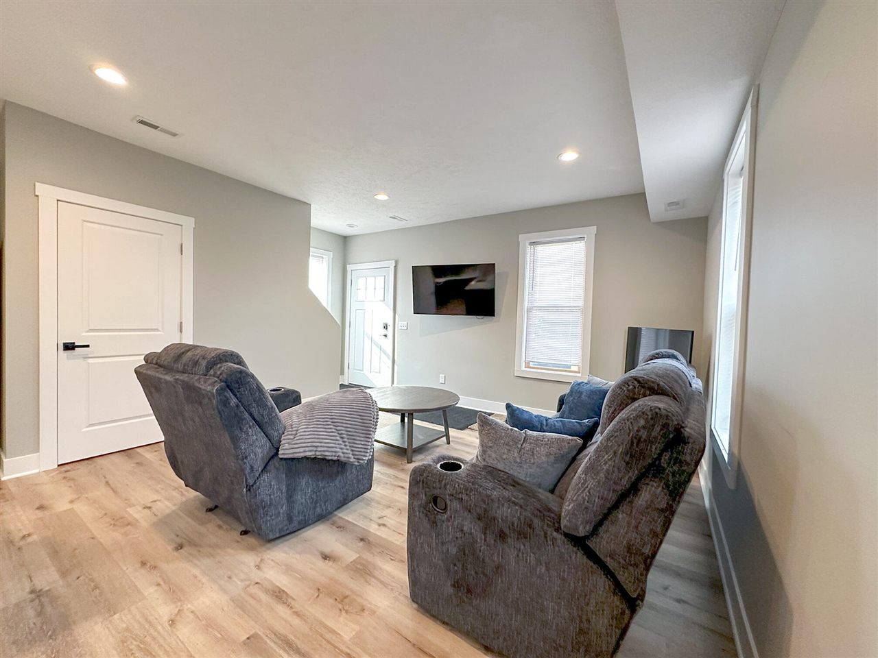 1673 E Parkdale Avenue, Manistee, MI, 49660-9321