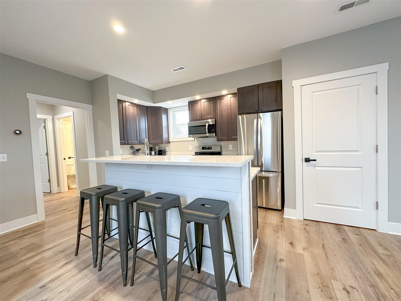 1673 E Parkdale Avenue, Manistee, MI, 49660-9321