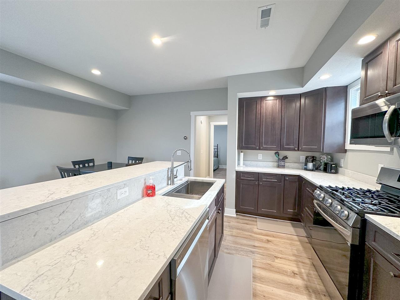 1673 E Parkdale Avenue, Manistee, MI, 49660-9321