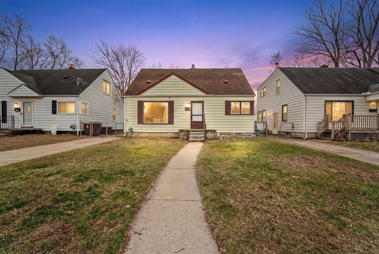 33963 Glover Street, Wayne, MI, 48184-2438