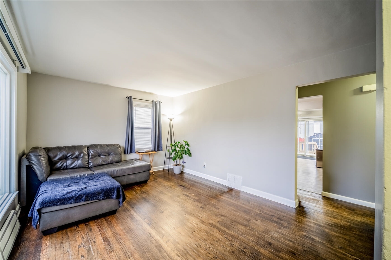 33963 Glover Street, Wayne, MI, 48184-2438
