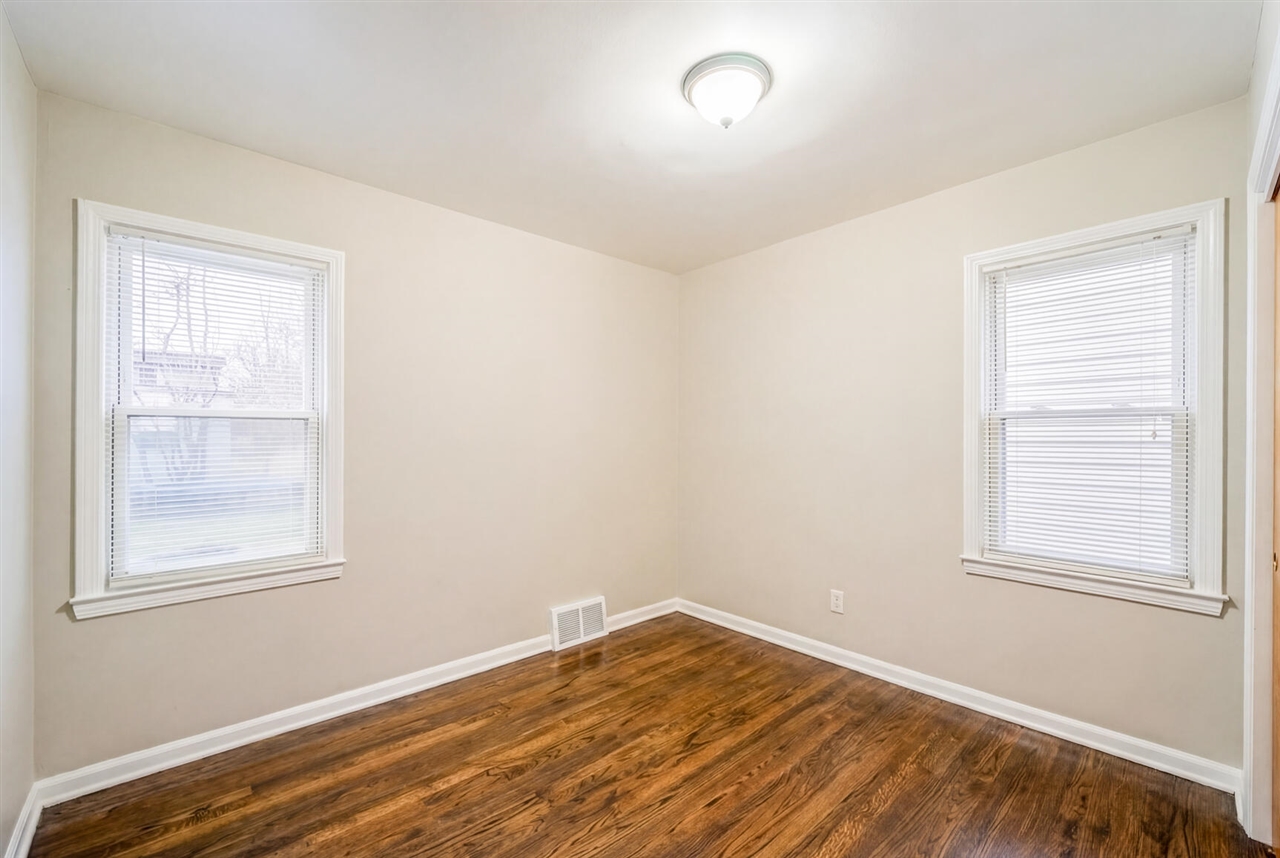 33963 Glover Street, Wayne, MI, 48184-2438