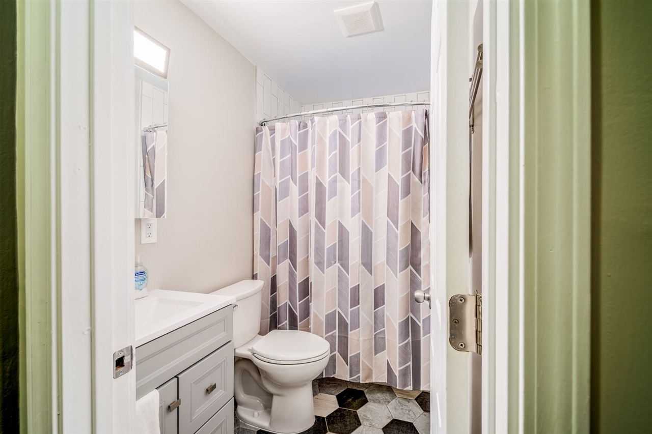33963 Glover Street, Wayne, MI, 48184-2438