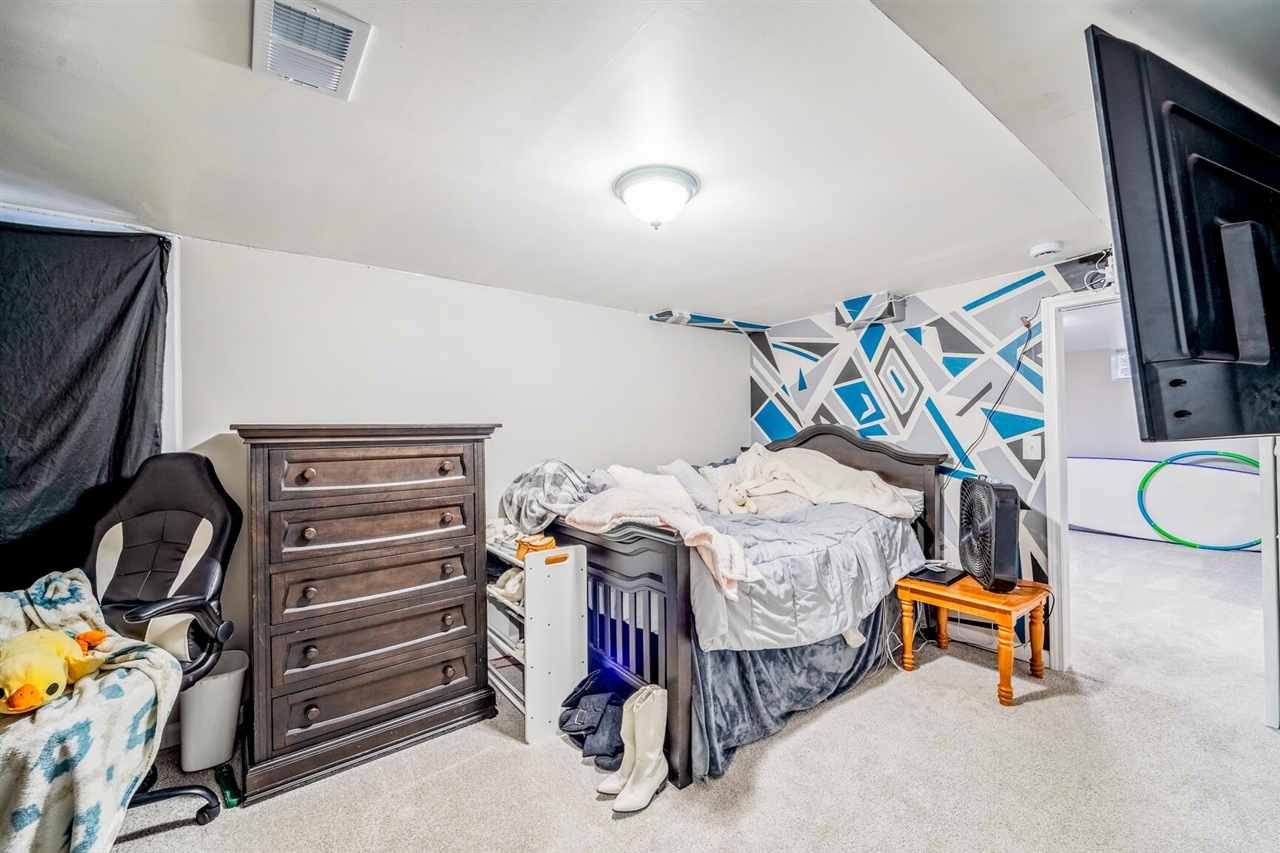 33963 Glover Street, Wayne, MI, 48184-2438