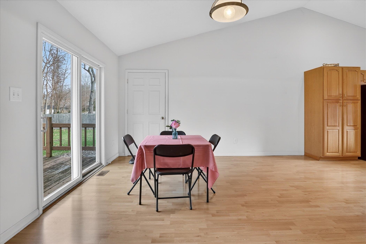 69756 Knottingham Lane, Edwardsburg, MI, 49112-8454