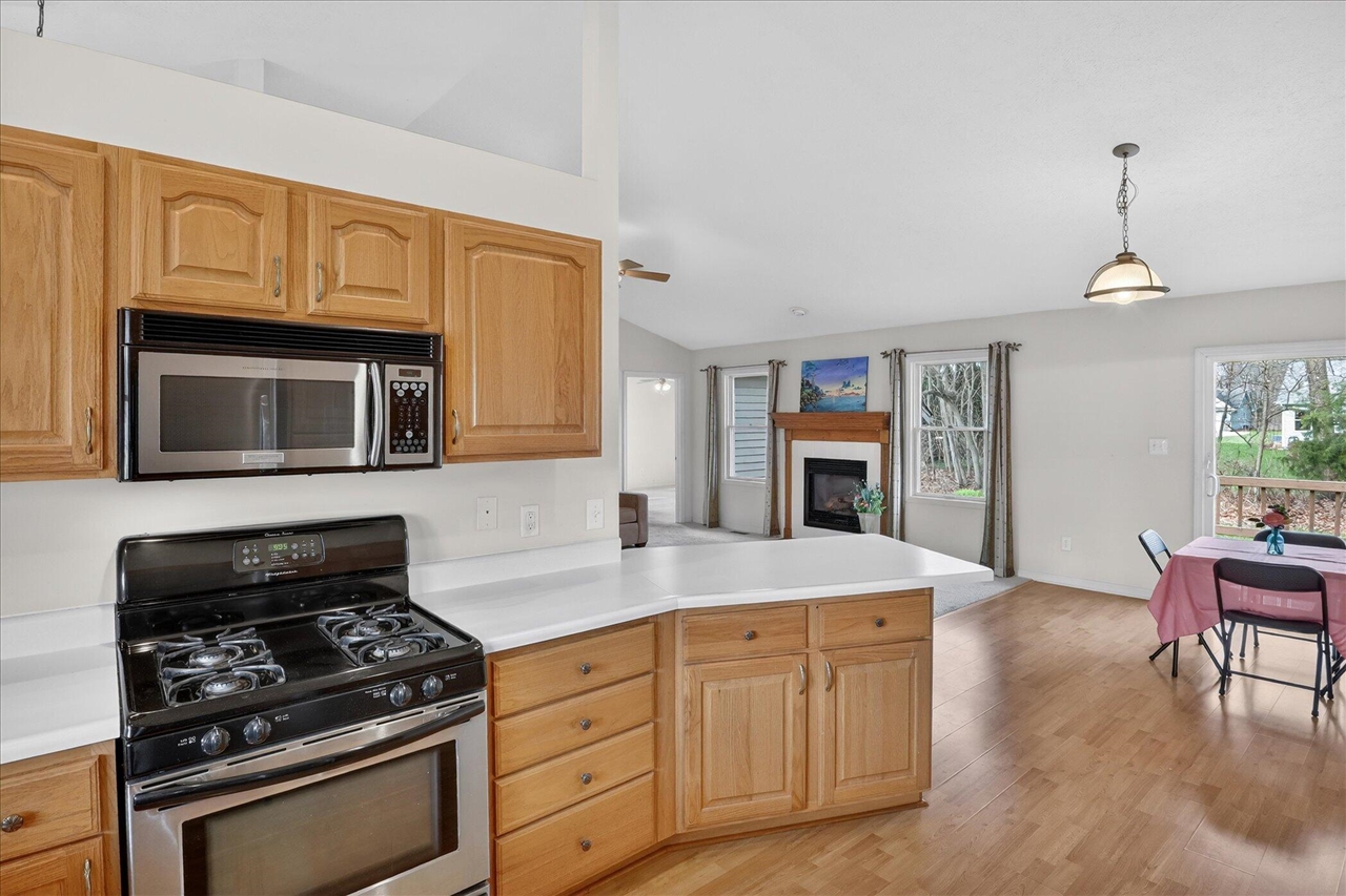 69756 Knottingham Lane, Edwardsburg, MI, 49112-8454