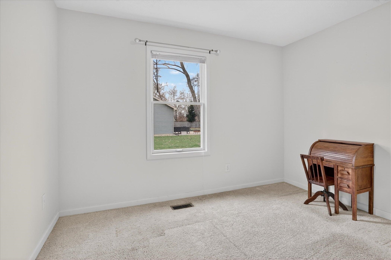 69756 Knottingham Lane, Edwardsburg, MI, 49112-8454