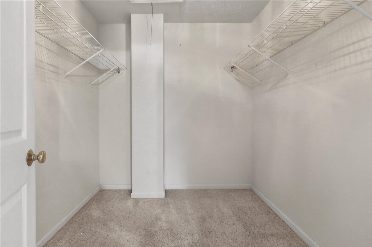 69756 Knottingham Lane, Edwardsburg, MI, 49112-8454