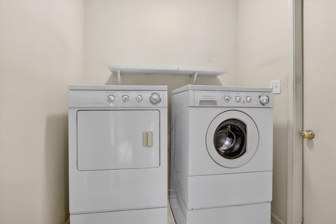 69756 Knottingham Lane, Edwardsburg, MI, 49112-8454