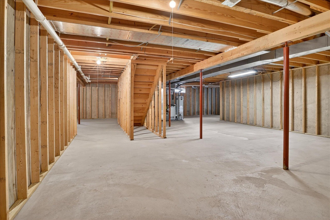 69756 Knottingham Lane, Edwardsburg, MI, 49112-8454