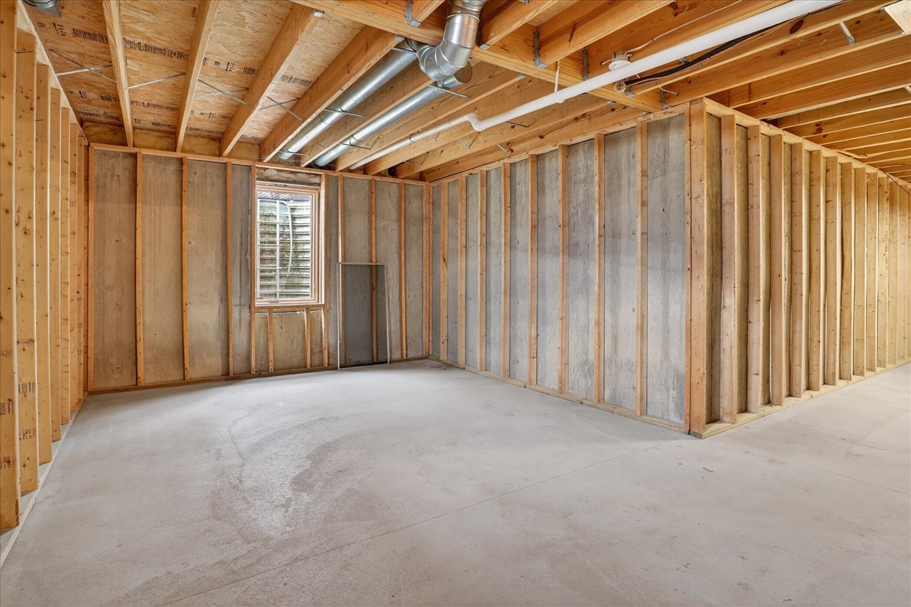 69756 Knottingham Lane, Edwardsburg, MI, 49112-8454