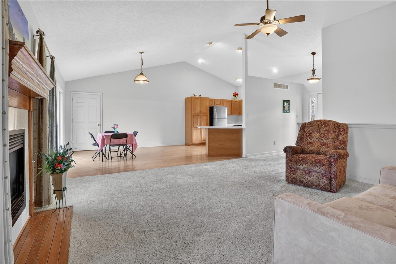 69756 Knottingham Lane, Edwardsburg, MI, 49112-8454