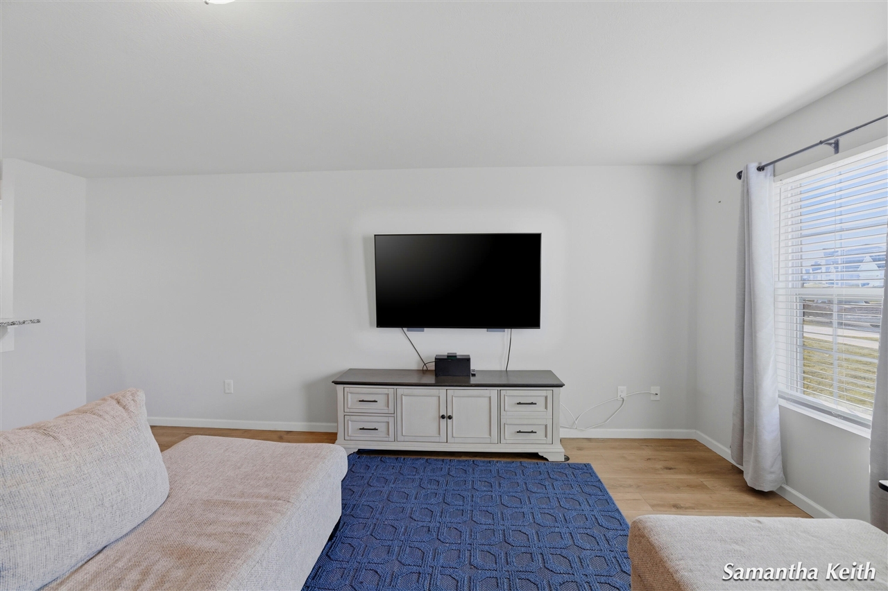 931 View Pointe Drive, Middleville, MI, 49333-9370