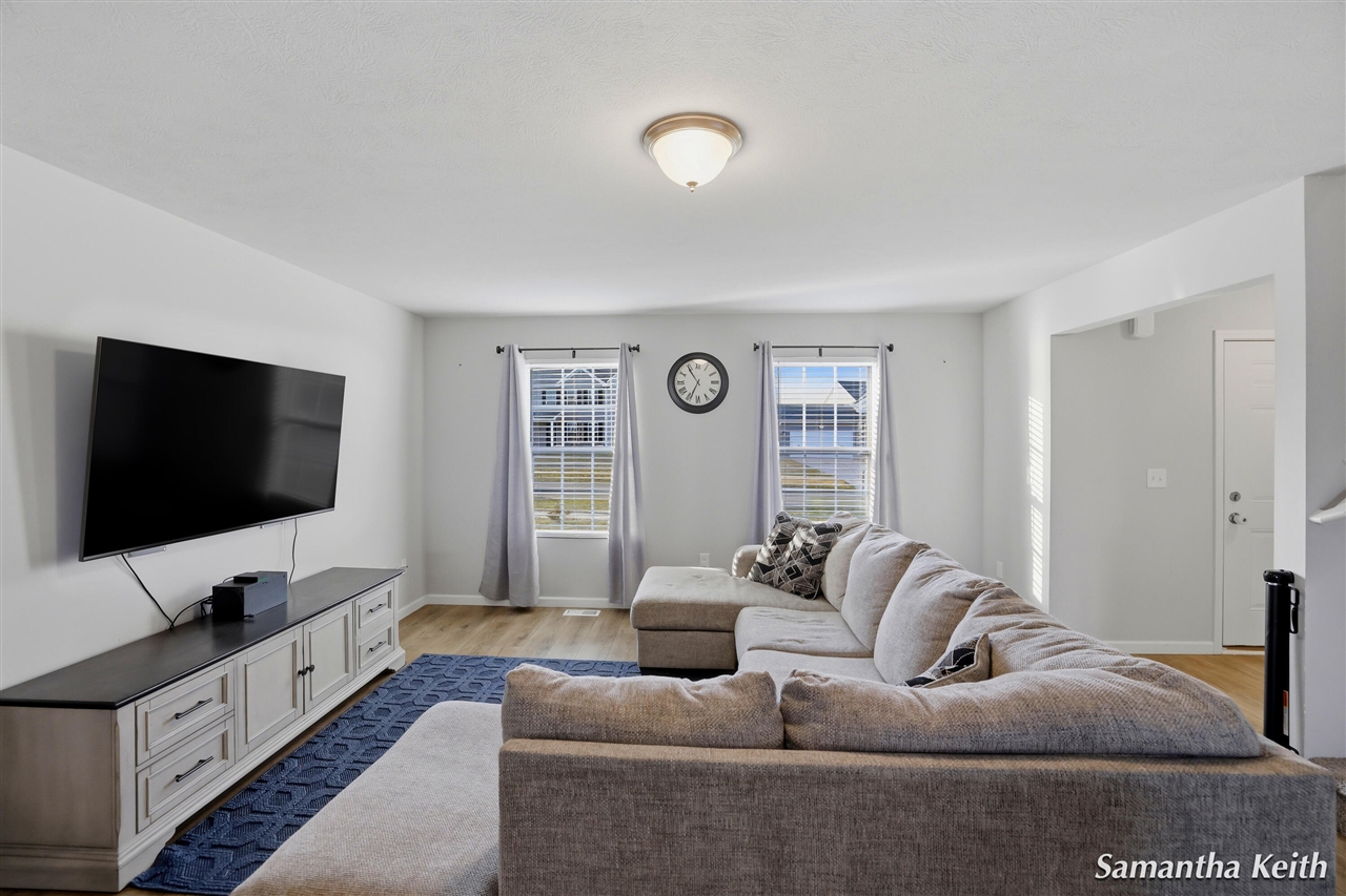 931 View Pointe Drive, Middleville, MI, 49333-9370