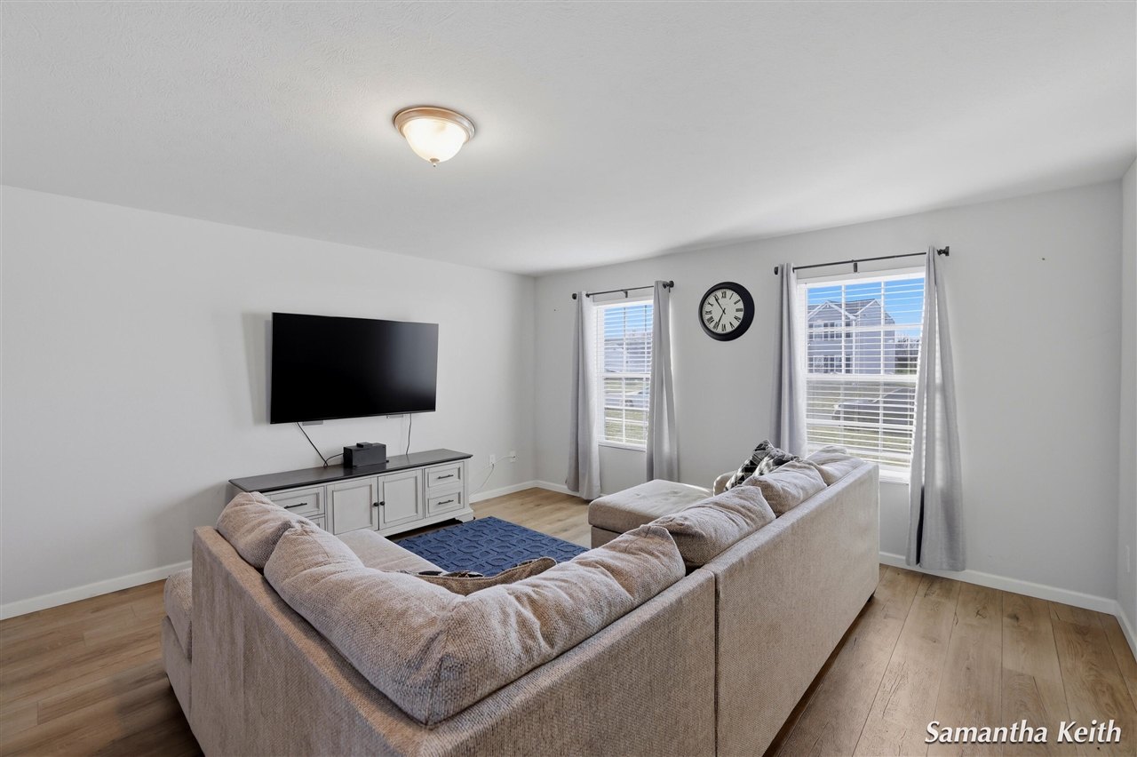 931 View Pointe Drive, Middleville, MI, 49333-9370