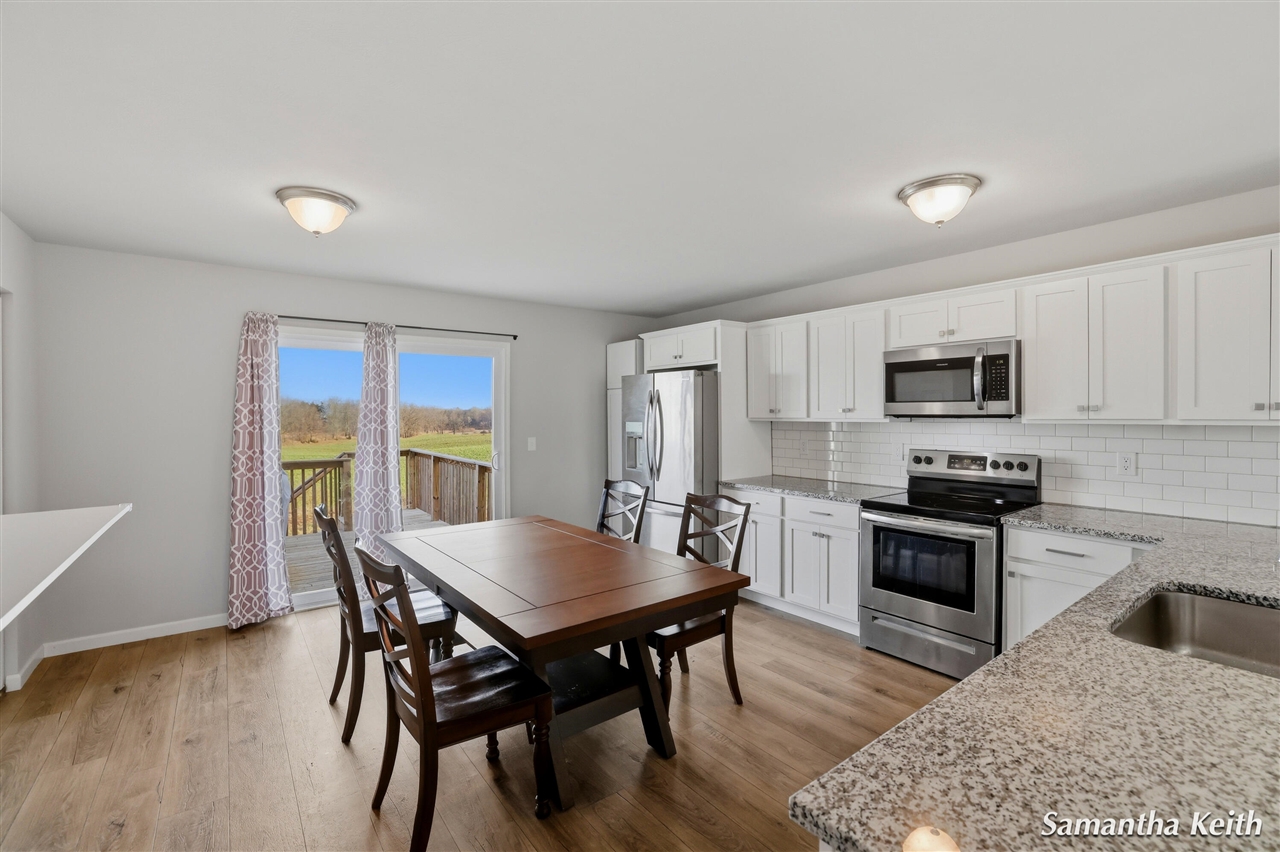 931 View Pointe Drive, Middleville, MI, 49333-9370