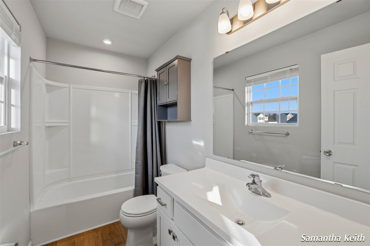 931 View Pointe Drive, Middleville, MI, 49333-9370