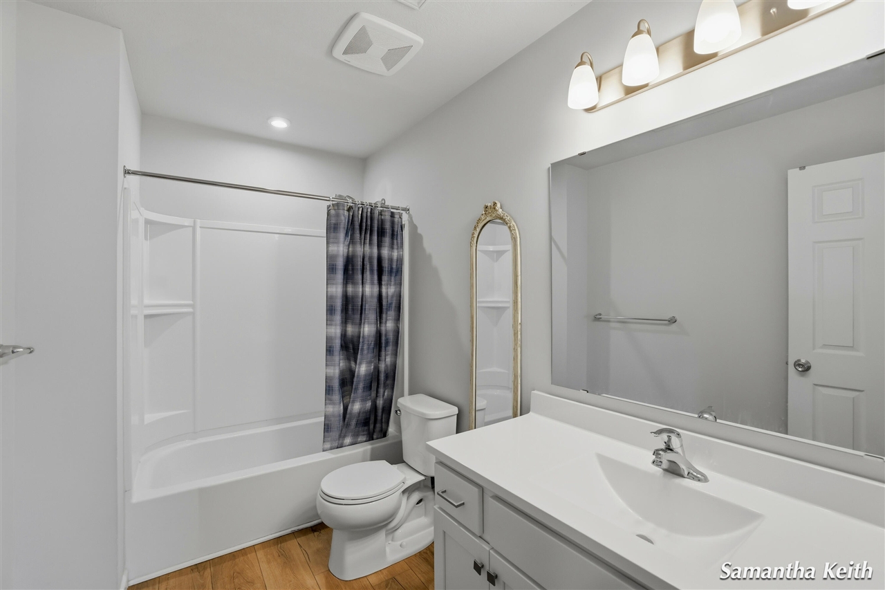 931 View Pointe Drive, Middleville, MI, 49333-9370