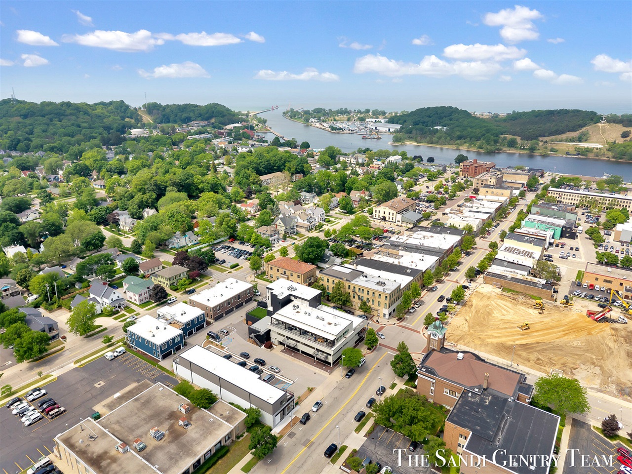 Photo 3 of Condo for sale at 300 Washington Ave #Unit 16, Grand Haven, MI 49417 | MLS# 70521282 | Listing updated on 2026-09-01