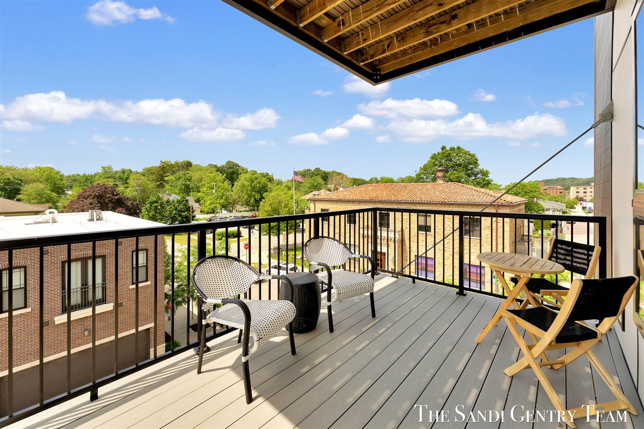 Photo 4 of Condo for sale at 300 Washington Ave #Unit 16, Grand Haven, MI 49417 | MLS# 70521282 | Listing updated on 2026-09-01