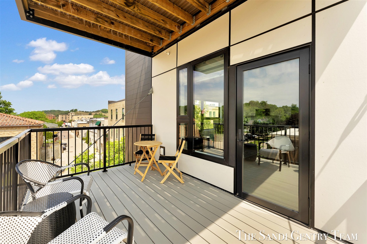 Photo 5 of Condo for sale at 300 Washington Ave #Unit 16, Grand Haven, MI 49417 | MLS# 70521282 | Listing updated on 2026-09-01