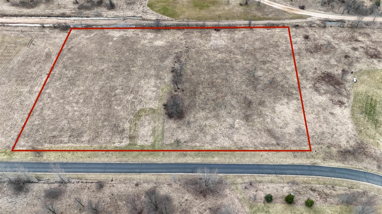 608 E The Lane, Grant, MI, 49327