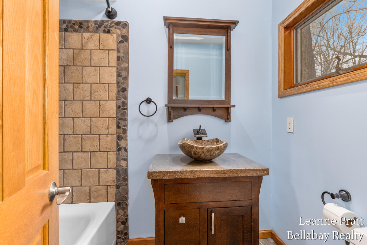 603 S State Street, Nashville, MI, 49073-9210