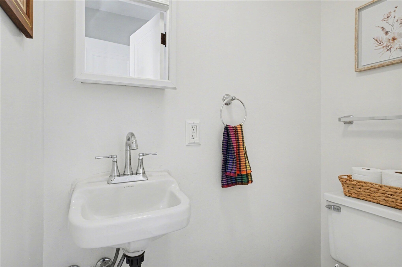 619 Edgemoor Avenue, Kalamazoo, MI, 49008-2403