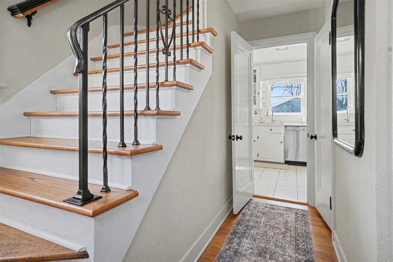 619 Edgemoor Avenue, Kalamazoo, MI, 49008-2403