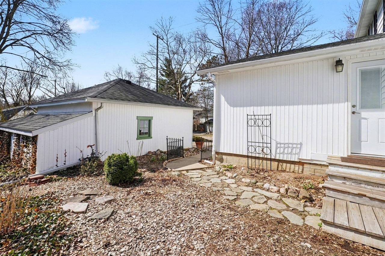 619 Edgemoor Avenue, Kalamazoo, MI, 49008-2403