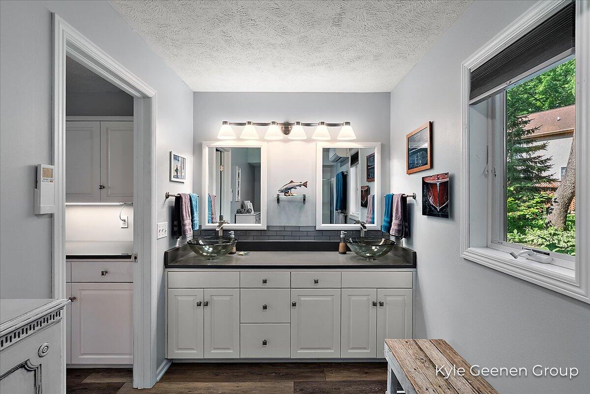 46 Counts Cove Court, Holland, MI, 49424