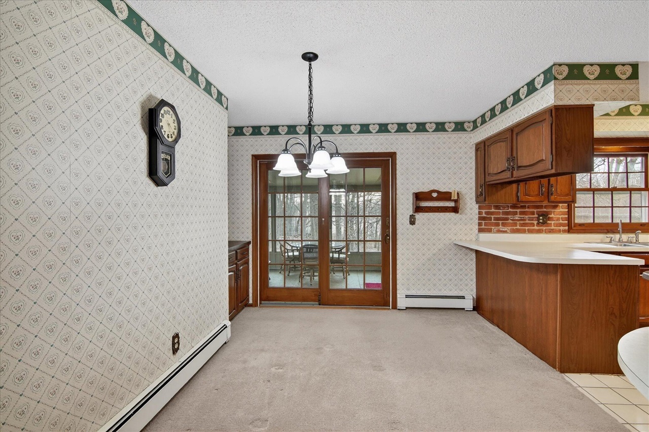 8625 Abbey Road, Jackson, MI, 49201-9494