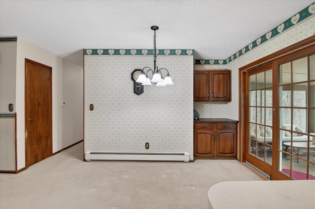 8625 Abbey Road, Jackson, MI, 49201-9494