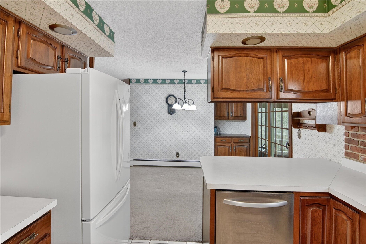 8625 Abbey Road, Jackson, MI, 49201-9494