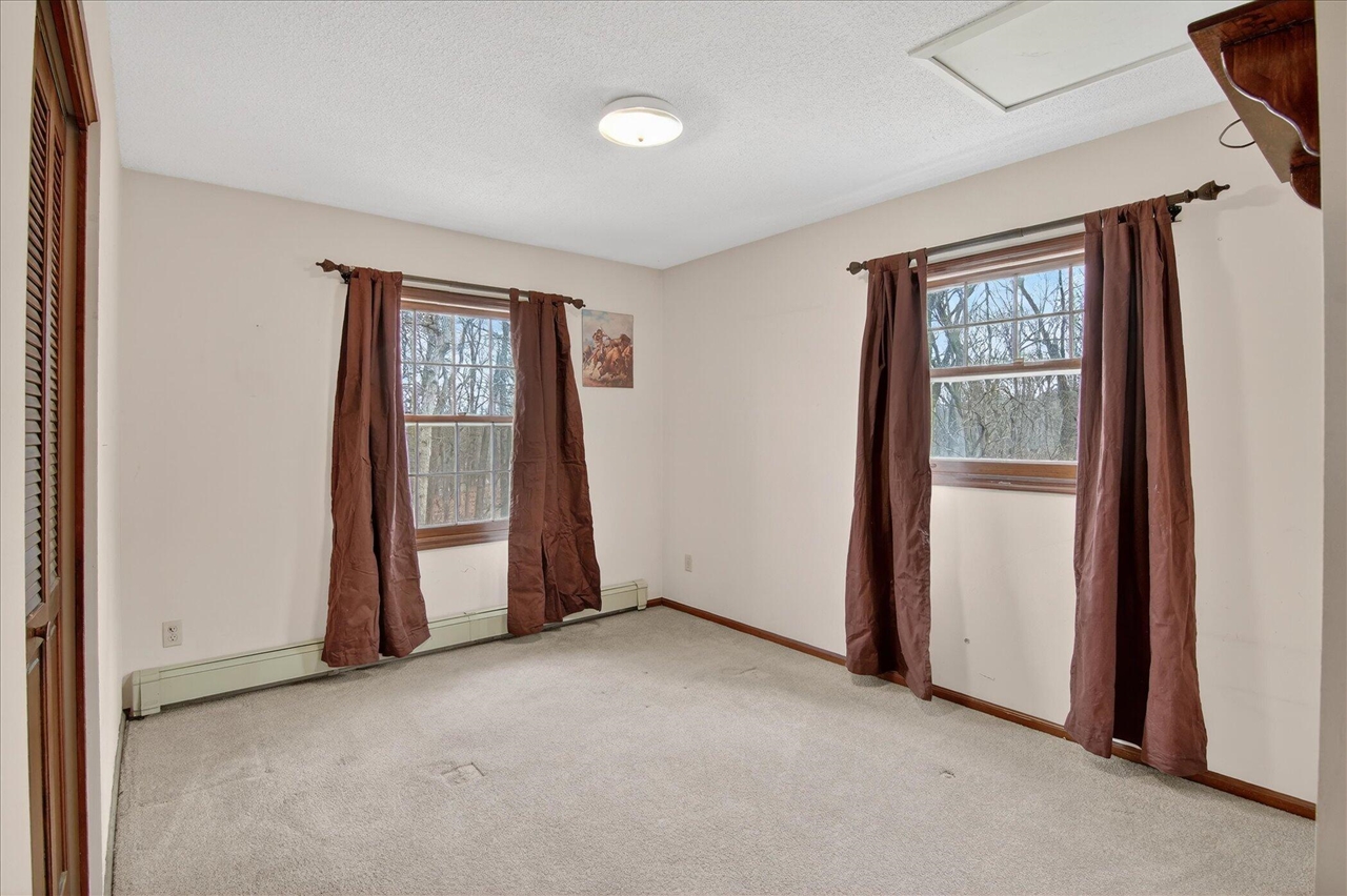 8625 Abbey Road, Jackson, MI, 49201-9494