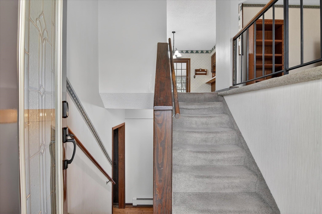 8625 Abbey Road, Jackson, MI, 49201-9494