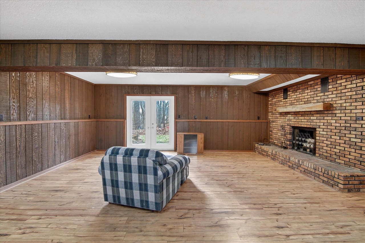 8625 Abbey Road, Jackson, MI, 49201-9494