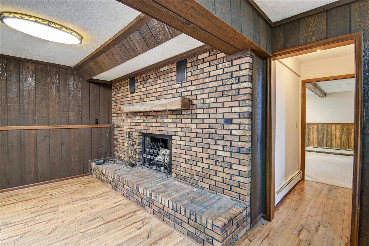 8625 Abbey Road, Jackson, MI, 49201-9494