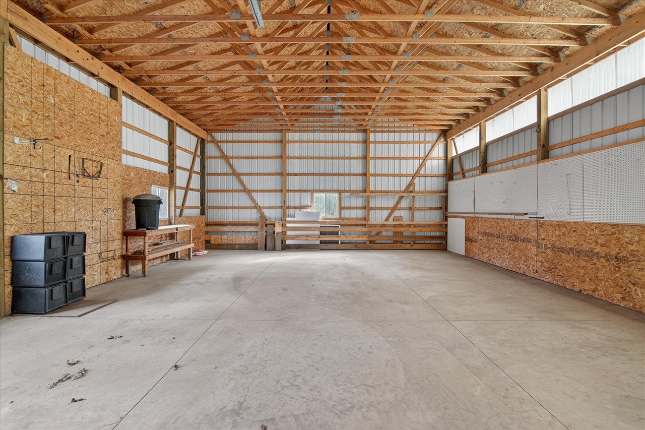 8625 Abbey Road, Jackson, MI, 49201-9494