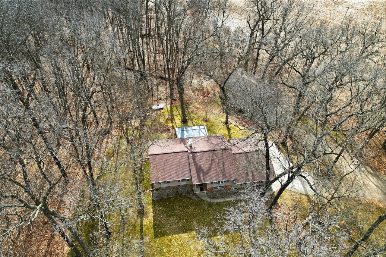 8625 Abbey Road, Jackson, MI, 49201-9494