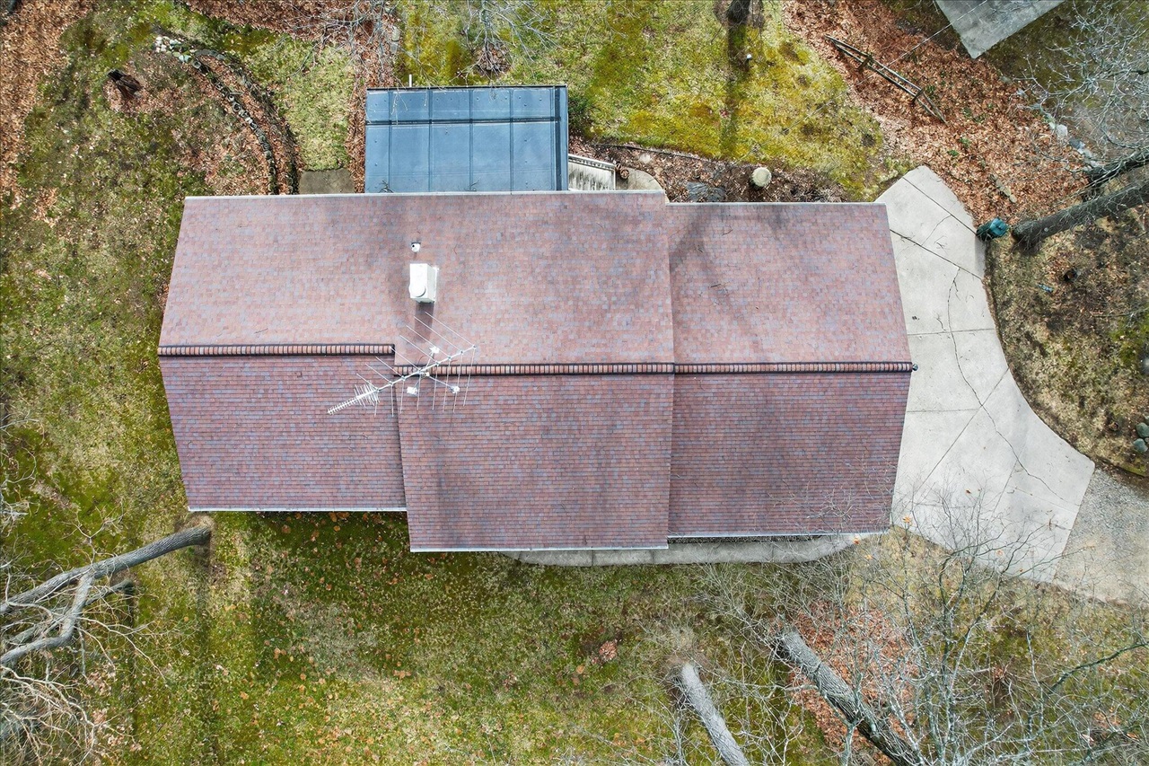 8625 Abbey Road, Jackson, MI, 49201-9494