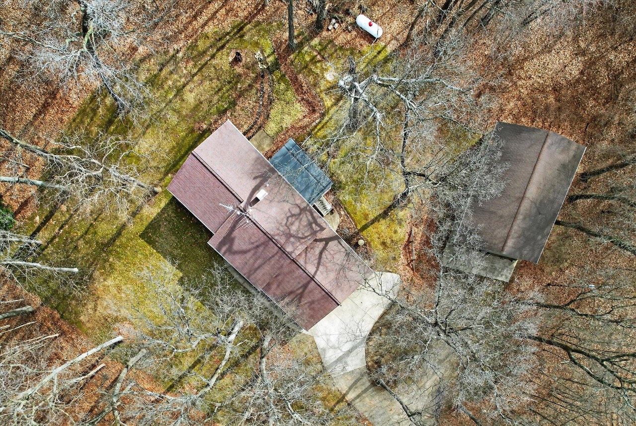 8625 Abbey Road, Jackson, MI, 49201-9494