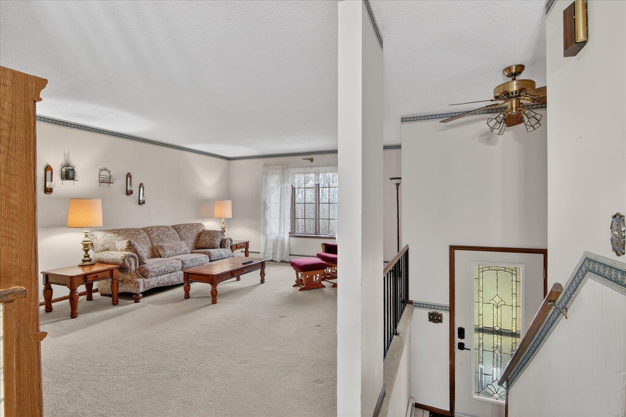 8625 Abbey Road, Jackson, MI, 49201-9494