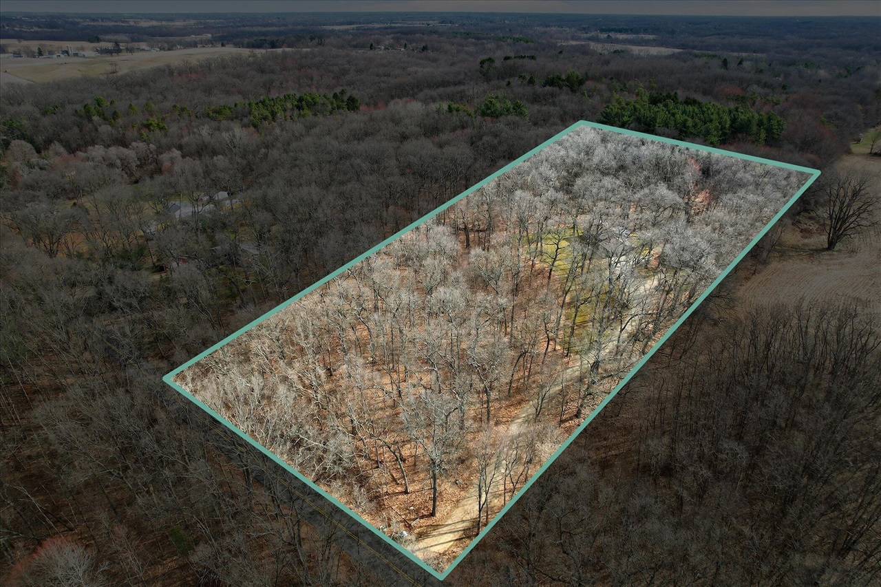 8625 Abbey Road, Jackson, MI, 49201-9494