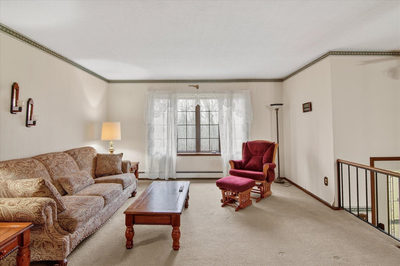 8625 Abbey Road, Jackson, MI, 49201-9494