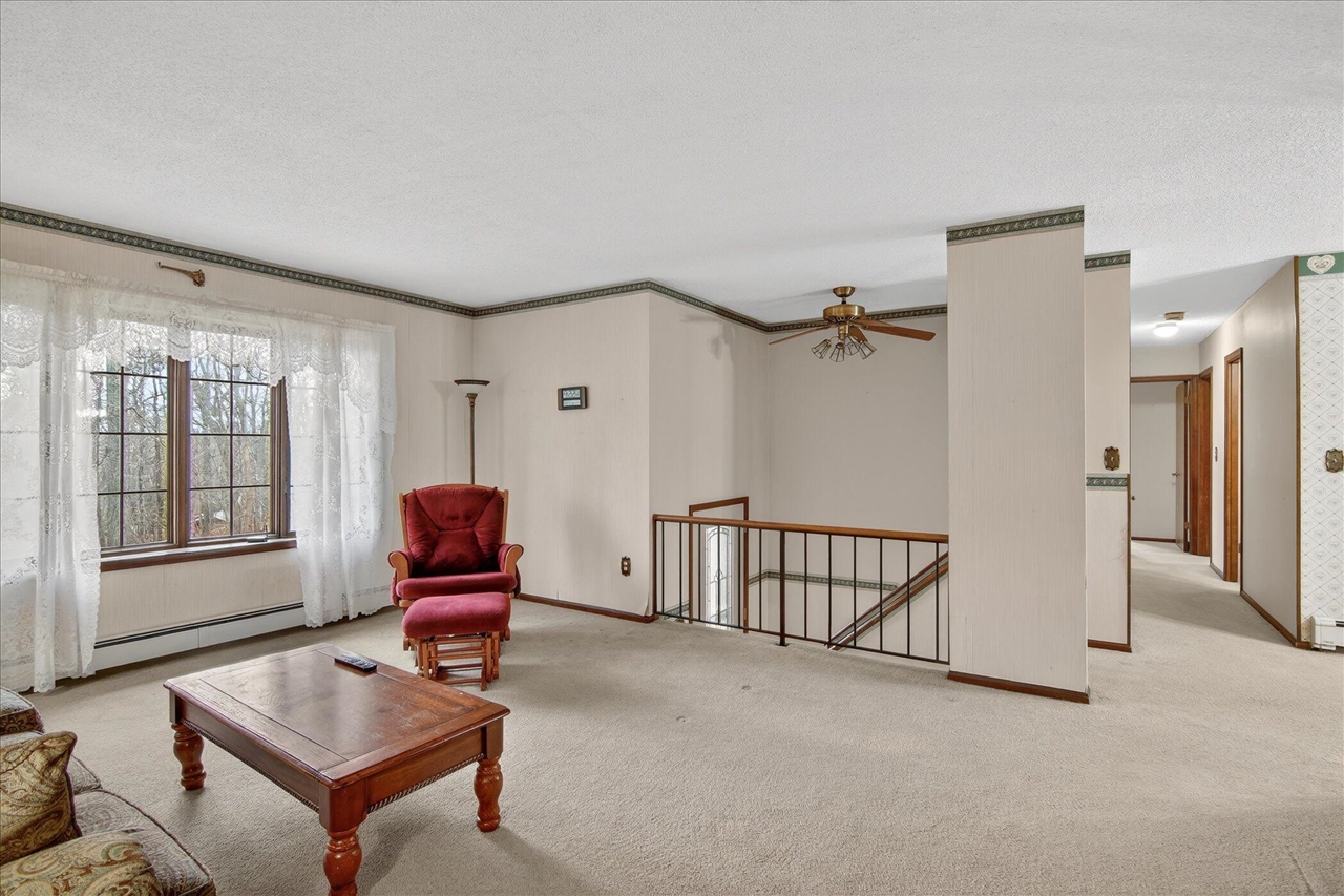 8625 Abbey Road, Jackson, MI, 49201-9494