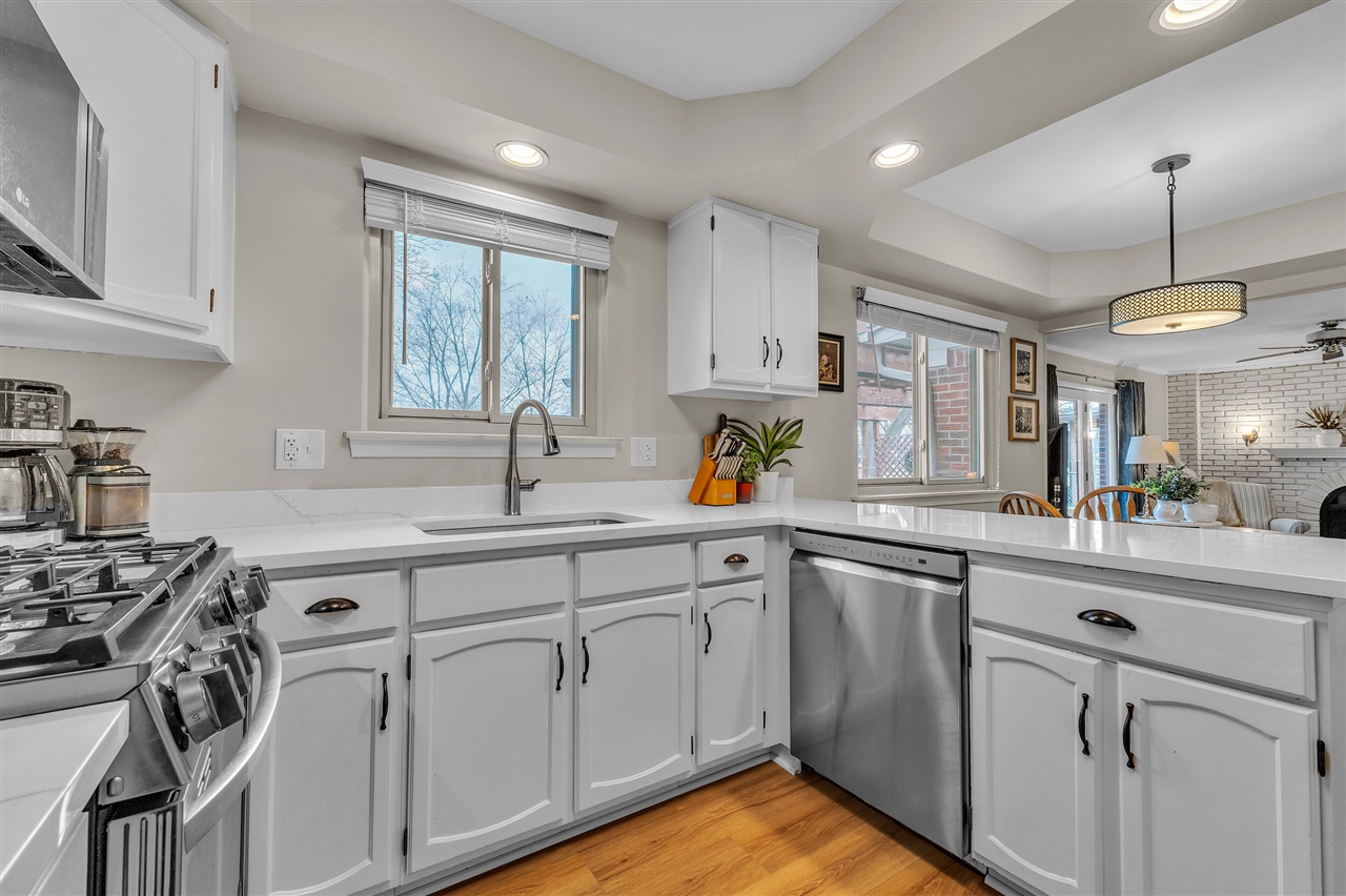 7533 Hillsboro Drive, Canton, MI, 48187-2205